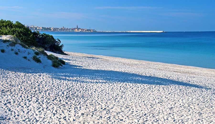 Alghero_spiaggia-nelle-vicinanze-della-citta