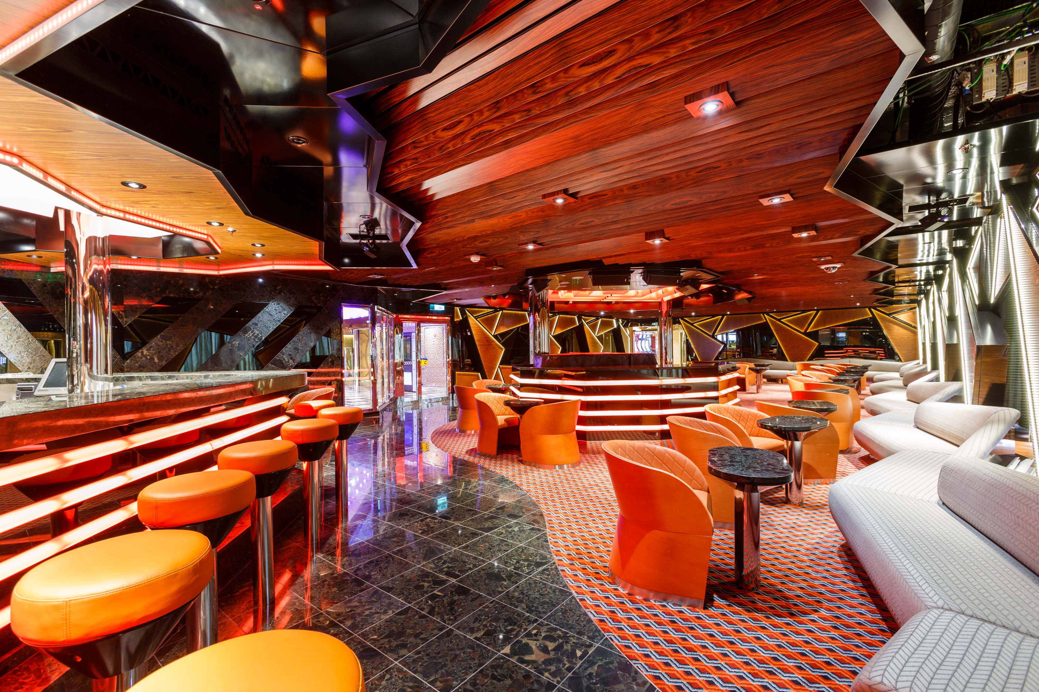Crociere - Il pianobar di Costa Diadema