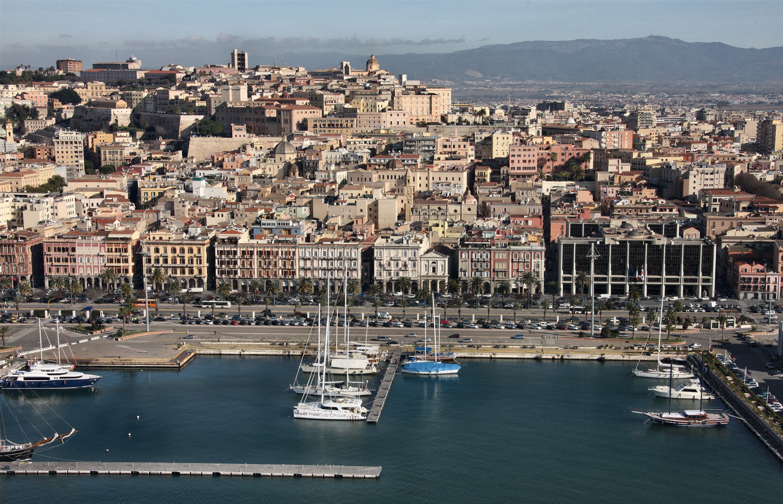 Cagliari_il-centro-storico-dallalto