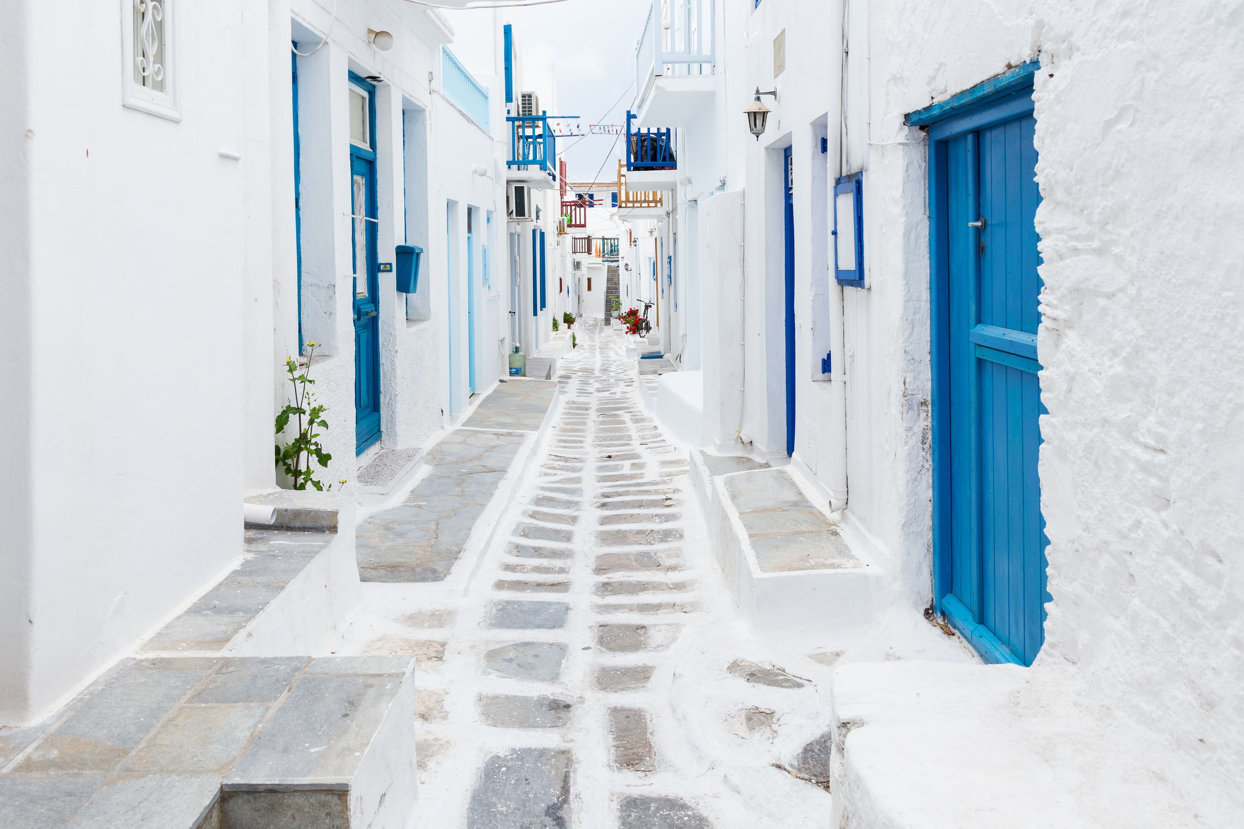 40960902 - mykonos streetview greece