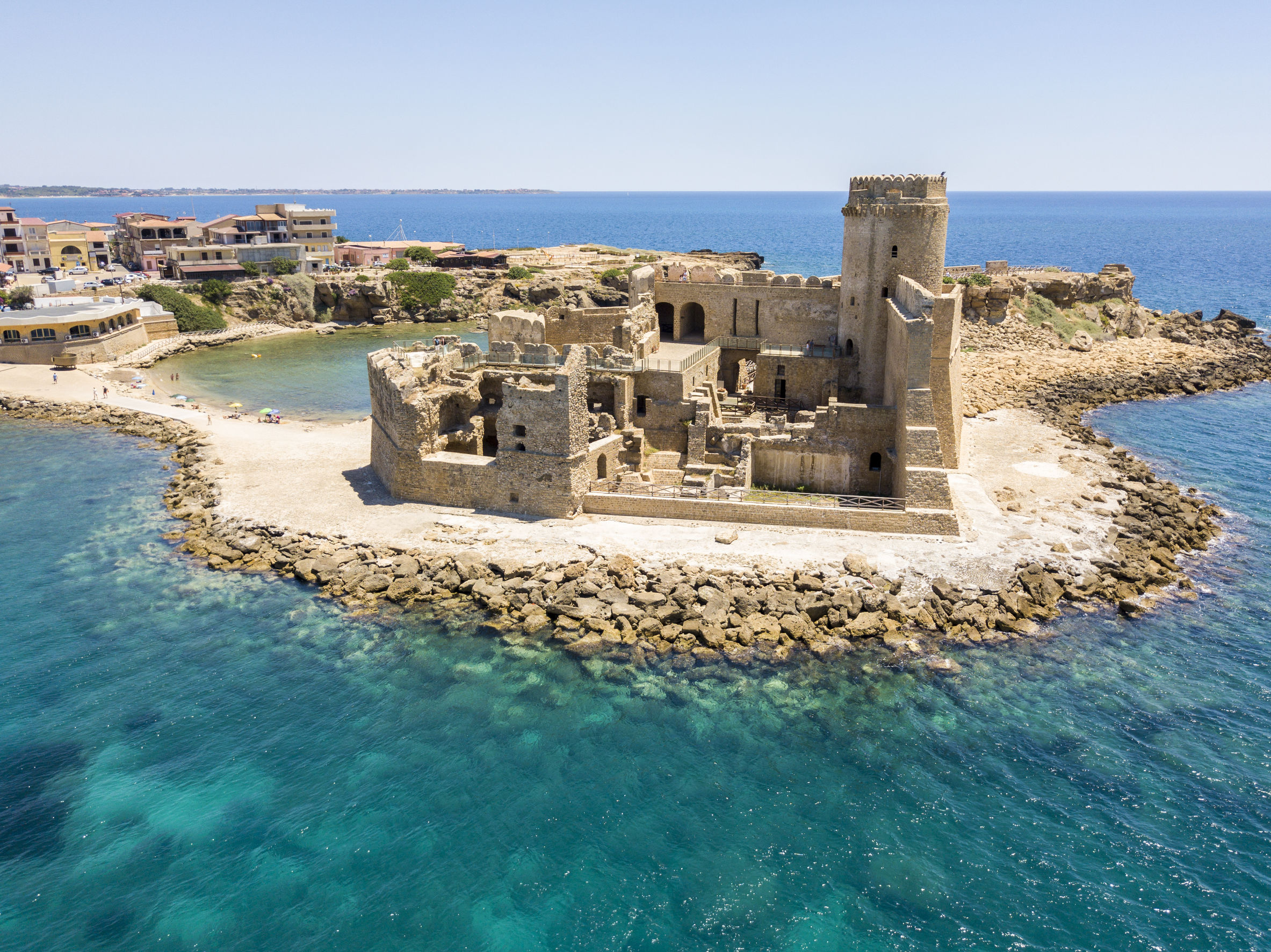 Calabria, la Fortezza aragonese di Capo Rizzuto