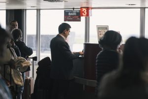 Passeggeri in aeroporto (4)